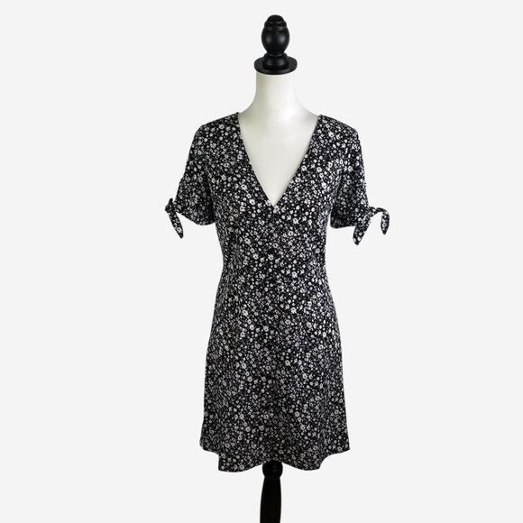 Modcloth Mini Dress Just Gotta Have It Black Floral - Picture 1 of 13